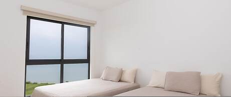Ourfriends Condo by Acomodo