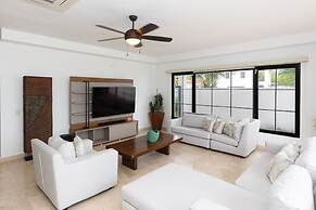 Villa Carisma by Acomodo Vistamar