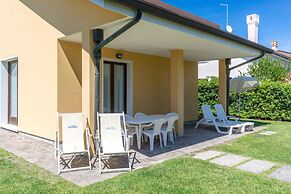 Houses and Apts. in Albarella 24882