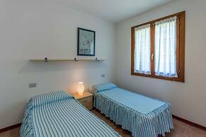 Houses and Apts. in Albarella 24882