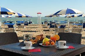 Houses and Apts. in Albarella 24882