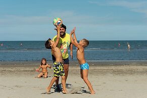 Houses and Apts. in Albarella 24882