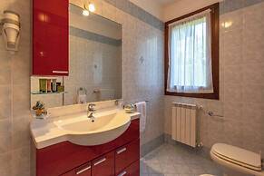 Houses and Apts. in Albarella 24882