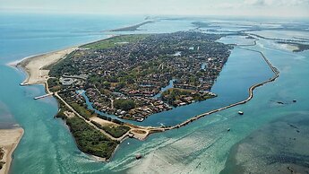 Houses and Apts. in Albarella 24882