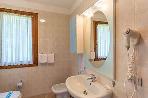 Houses and Apts. in Albarella 24882