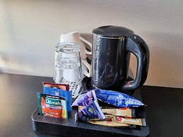 Snug Hotel Room With Free Breakfast
