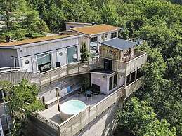 Snug Hotel Room With Free Breakfast