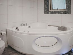 Nice Room With Free Breakfast, Spa Bath