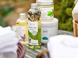 Nice Room With Free Breakfast, Spa Bath