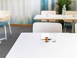 Room in a Hotel With Free Breakfast