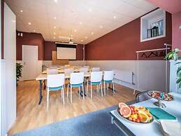 Room in a Hotel With Free Breakfast