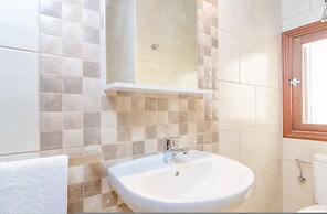 Can Pedro Ros in S Illot-cala Morlanda