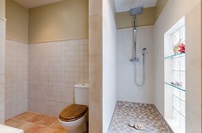 Cas Pati Son Moja in Santa y