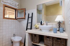 Cas Pati Son Moja in Santa y