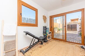 Cas Pati Son Moja in Santa y