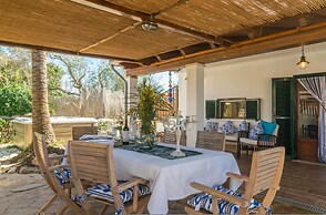 Cas Pati Son Moja in Santa y