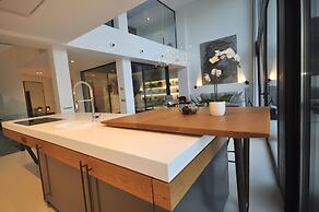 Montblau in Buger With 4 Bedrooms and 5 Bathrooms