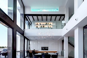 Montblau in Buger With 4 Bedrooms and 5 Bathrooms