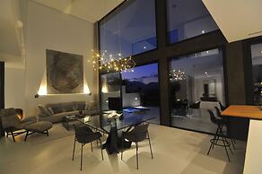 Montblau in Buger With 4 Bedrooms and 5 Bathrooms