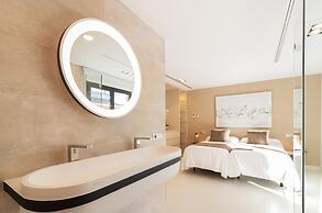 Montblau in Buger With 4 Bedrooms and 5 Bathrooms