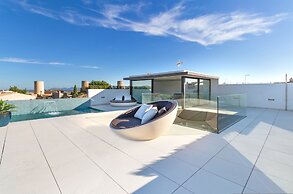 Montblau in Buger With 4 Bedrooms and 5 Bathrooms