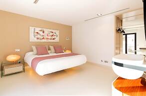 Montblau in Buger With 4 Bedrooms and 5 Bathrooms