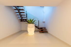 Montblau in Buger With 4 Bedrooms and 5 Bathrooms