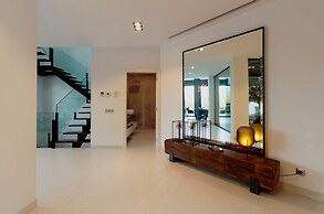 Montblau in Buger With 4 Bedrooms and 5 Bathrooms