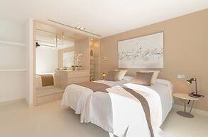 Montblau in Buger With 4 Bedrooms and 5 Bathrooms