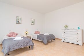 Goixa in Lloseta With 3 Bedrooms and 2 Bathrooms