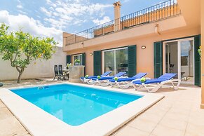 Goixa in Lloseta With 3 Bedrooms and 2 Bathrooms