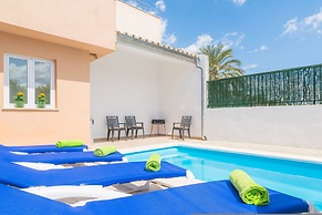 Goixa in Lloseta With 3 Bedrooms and 2 Bathrooms