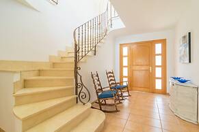 Goixa in Lloseta With 3 Bedrooms and 2 Bathrooms