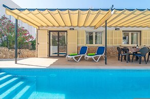 Can Clavell in Urbanitzaci Montferrutx