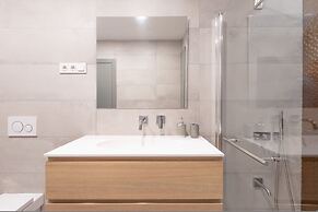 Maria Tubau in M Laga