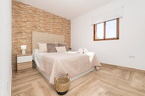 Casa Roja in La Ribera de la Oliva