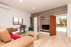 Casa Roja in La Ribera de la Oliva