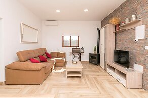 Casa Roja in La Ribera de la Oliva