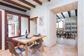 Sa Font in Petra With 3 Bedrooms and 2 Bathrooms