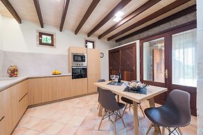 Sa Font in Petra With 3 Bedrooms and 2 Bathrooms