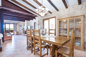 Sa Font in Petra With 3 Bedrooms and 2 Bathrooms