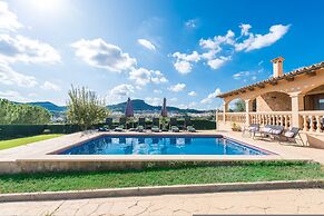 Solluna in Mallorca With 4 Bedrooms and 3 Bathrooms