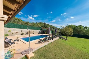 Solluna in Mallorca With 4 Bedrooms and 3 Bathrooms