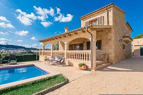Solluna in Mallorca With 4 Bedrooms and 3 Bathrooms
