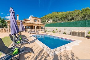 Solluna in Mallorca With 4 Bedrooms and 3 Bathrooms