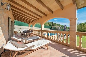 Solluna in Mallorca With 4 Bedrooms and 3 Bathrooms