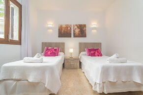 Violeta De Mar in Mallorca