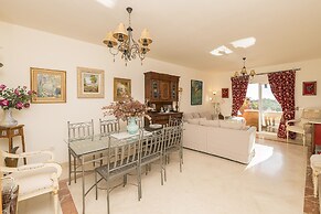 Spikes in Pueblo Nuevo