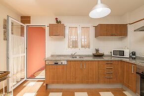 Spikes in Pueblo Nuevo