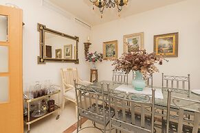 Spikes in Pueblo Nuevo